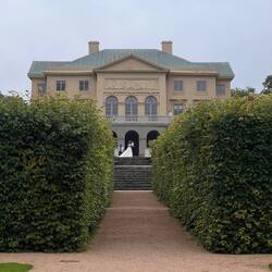 Als ich das Brautpaar sah, habe ich schon befürchtet, dass das Café geschlossen ist 😫.