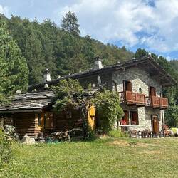 Rifugio Grongios Martre