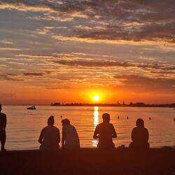 Zur Feier des Tages bekommen wir Lindau in rot geboten!