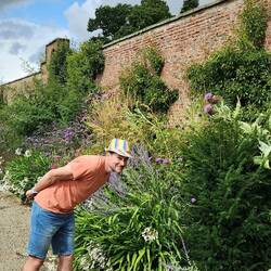 Wynyard Ornamental Garden. Perfect day for the hat from Amsterdam Pride 🌈