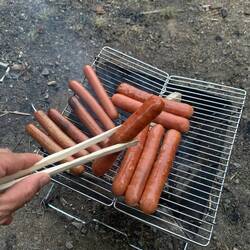 Geschnitzte Grillzange