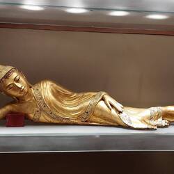 Buddha sdraiato in parinirvana