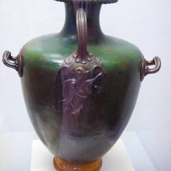 Bronze urn 4th c Bc