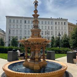 The fountain made by the other porcelain factory