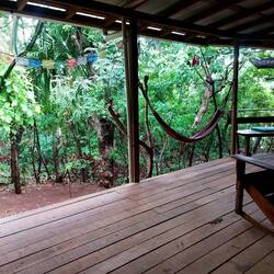 Unsere Unterkunft liegt ein bisschen ausserhalb in völliger Ruhe 🤩