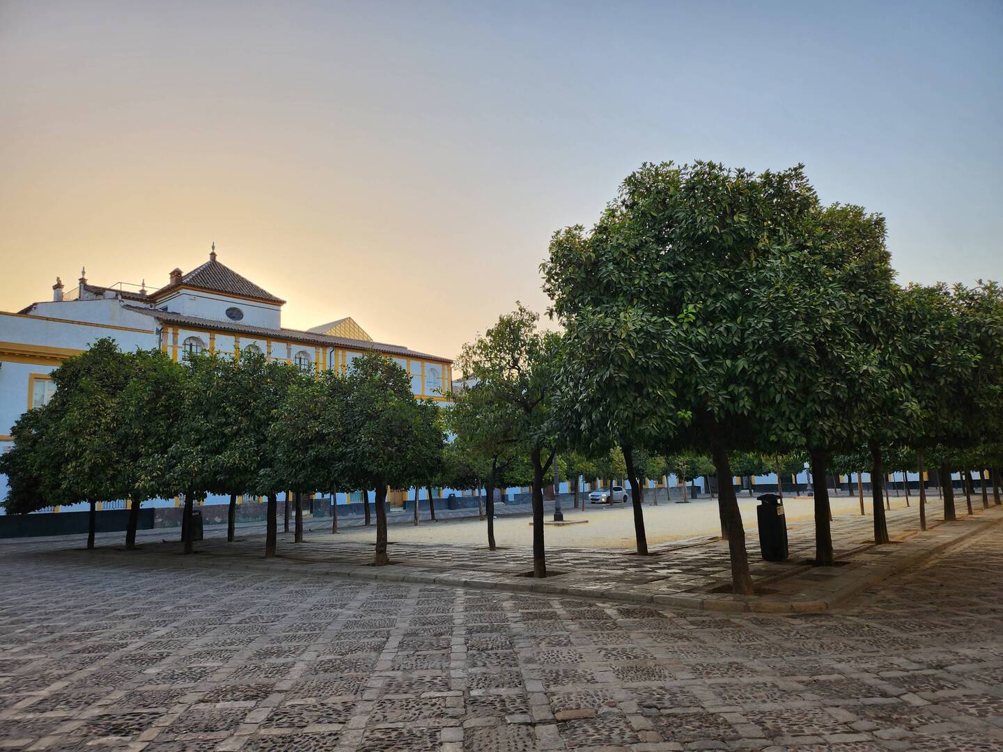 Patio de Banderas