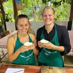 Firsche Kokosnuss😋 haben darauf Kokosmilch selber gemacht:)