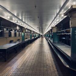 Empty fish market - pike place