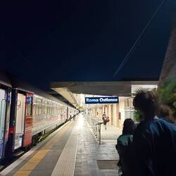 Estación de tren a las 5 30am
