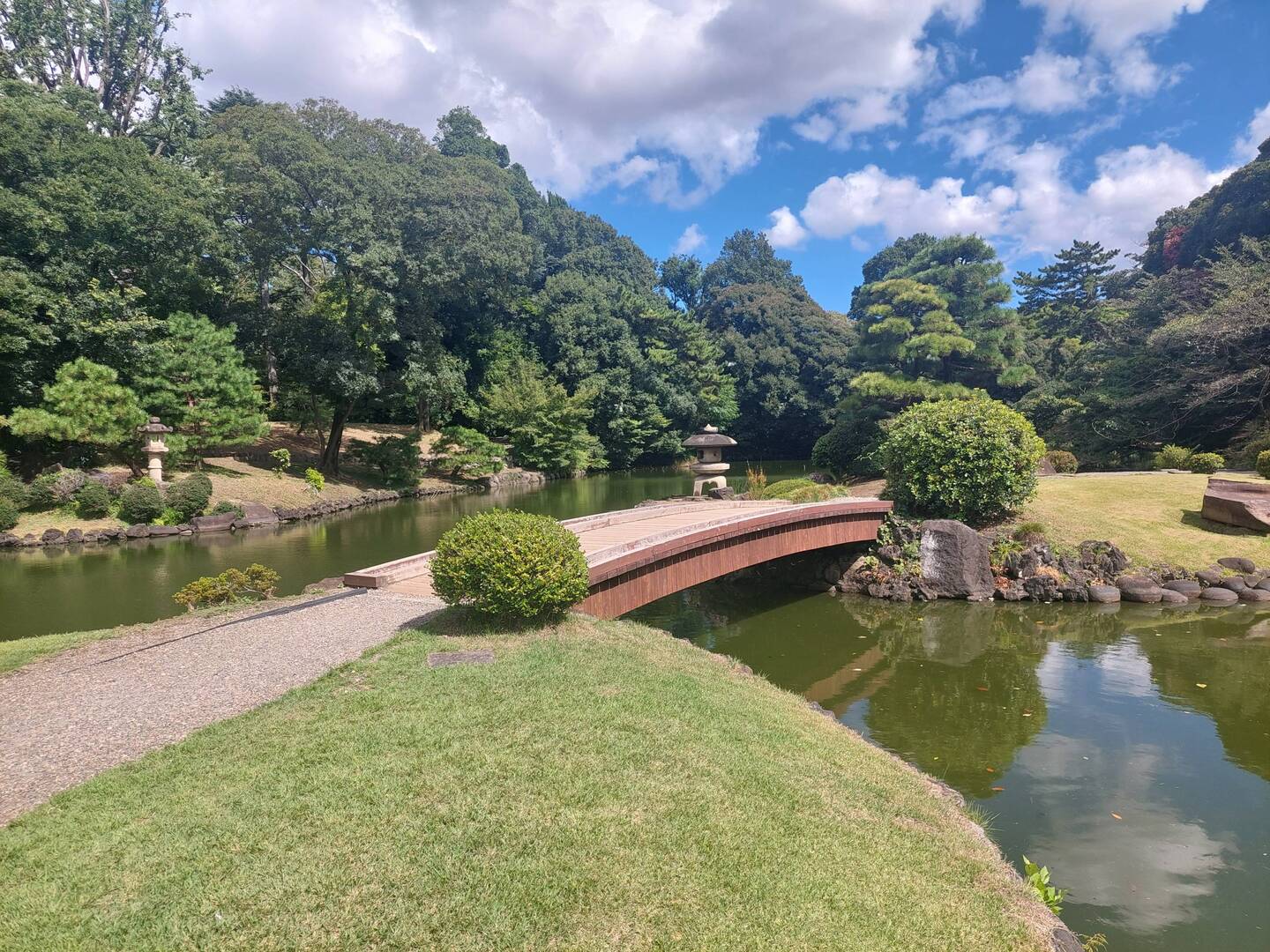 Shinjuku Gyoen Park (Traditional Japanese Garden)