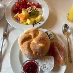 Lecker Frühstück mit Erdbeeren