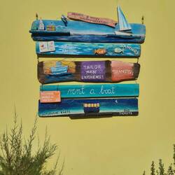 Deko eines Reisebüros in Veli Lošinj