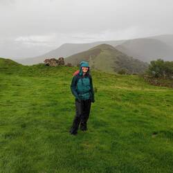 Ruinki mało imponujące w dodatku w deszczu