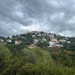 Aspremont von weitem