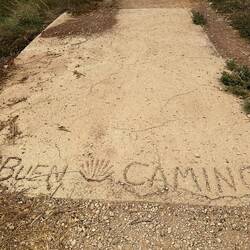 Kind camino marking