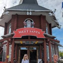 Outside to Santa's village. Emz showing her appreciation☺️