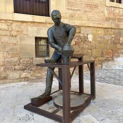 Navarette is kniwn for pottery