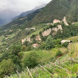 Brunnenburg und Schloss Tirol