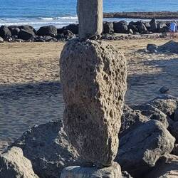 Steinpyramieden am Strand