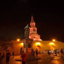Die Abendstimmung in der Stadt ist karibisch lebendig