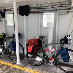 erfolgloser Versuch, während 15 Minuten Fährfahrt unsere Wäsche zu trocknen