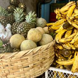 Früchte und Gemüse werden in Esteli an jeder Strassenecke verkauft 🍍🥭🍅