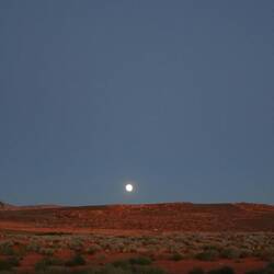 Sonne und Mond wechselten sich direkt ab, es wurde schnell dunkler.