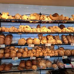 Brotkunst im ital. Viertel.