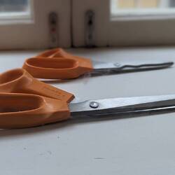 The famous orange handled scissors!