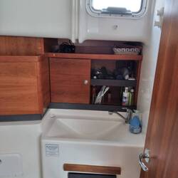 Bad mit WC und Waschbecken