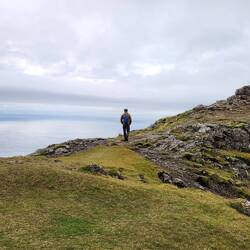 A stroll along the ridge of Knukanir