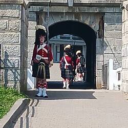 The guards, they change