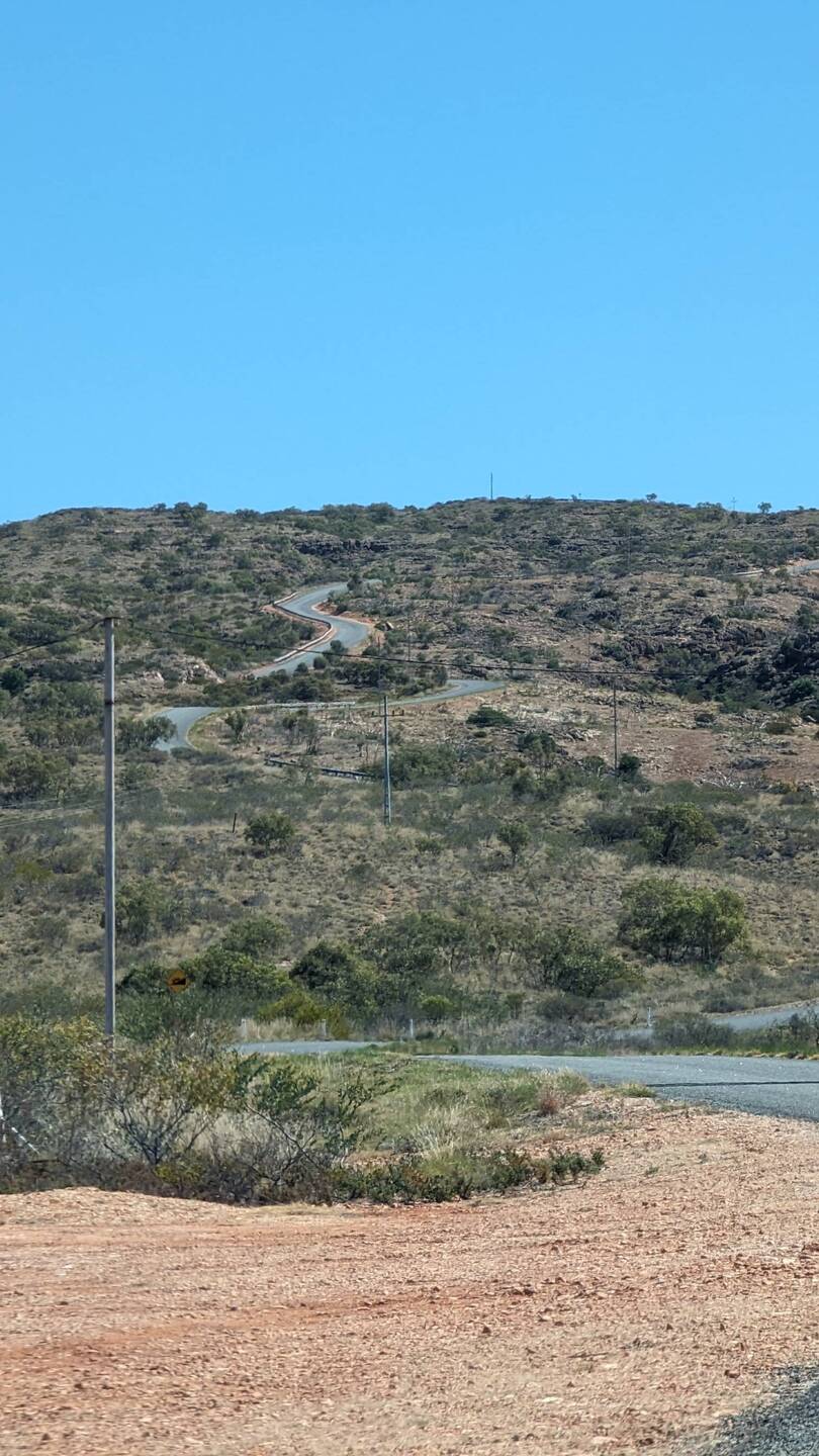 The road going up to Charles Knife Canyon