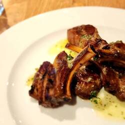 Minimal Lamb chop meal 😕