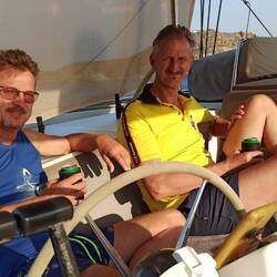 Die zwei "Jungs" oben auf der Brücke ....