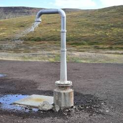 Das Wasser der Dusche ist immer noch warm, Duschen aber etwas schwierig