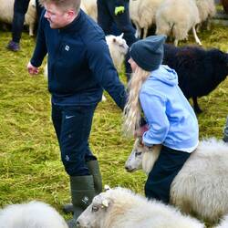 Auch die Kleinen helfen schon mit
