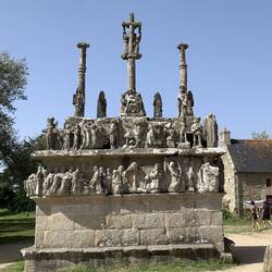 Der älteste Kalvarienberg der Bretagne