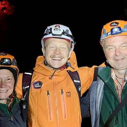 Alex, unser Guide (zweiter von links, oder rechts)