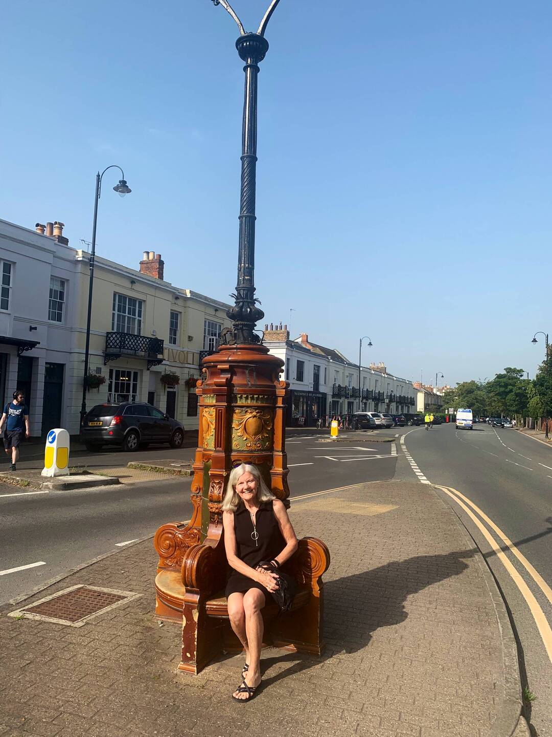 Pausing on route to the train station