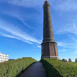 alter Leuchtturm auf Borkum im Morgenlicht