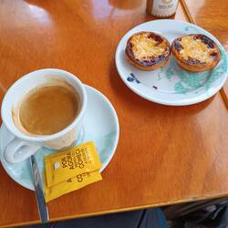 Erst mal nen Kaffee und was Süßes