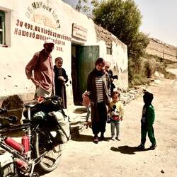 Eine der heissen Quellen im Wakhantal.