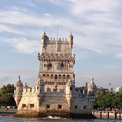 Torre de Belém, einst Leucht - u. Wachturm, später auch als Gefängnis und Zollgebäude genutzt