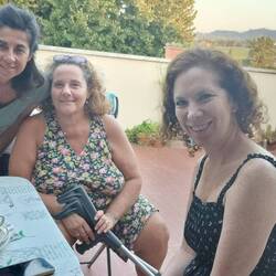 Tomandonos un☕️ con Antonella y Monica en su terraza