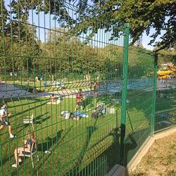 Zeltplatz um das Schwimmbad