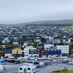 We're one of the houses on the left. 👍