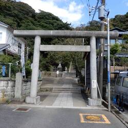 A small hillside shrine I visited en route to Hasedera.