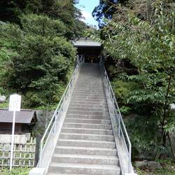 A small hillside shrine I visited en route to Hasedera.