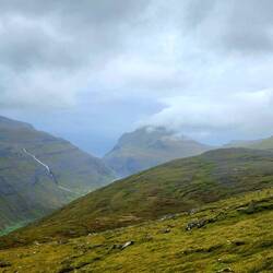 Ocean glimpse and action of J staying upright 🙃